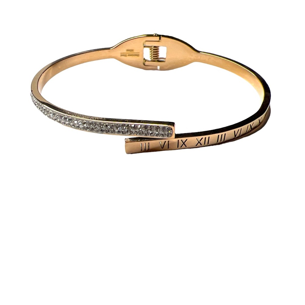 Beautiful Rose Gold C-Bracelet